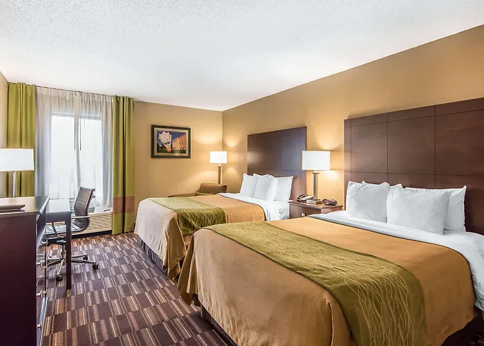 Comfort Inn & Suites Kansas City - Northeast