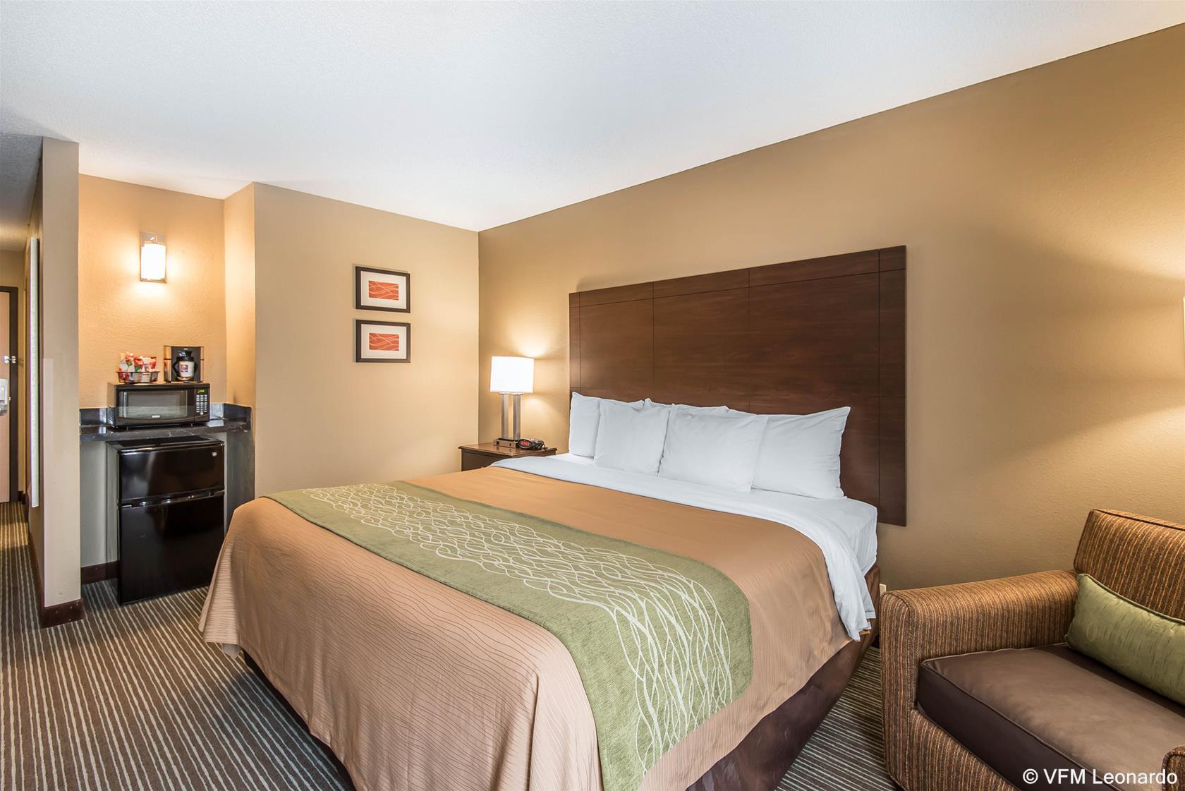 Comfort & Kansas - Northeast Hotel Kansas City