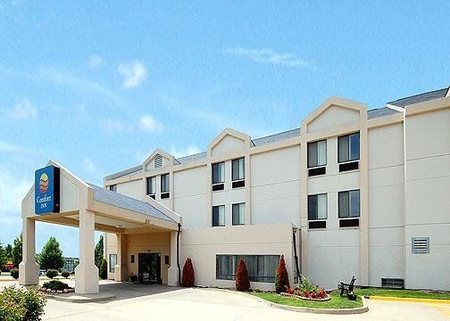 Hotel Comfort & Kansas - Northeast Kansas City